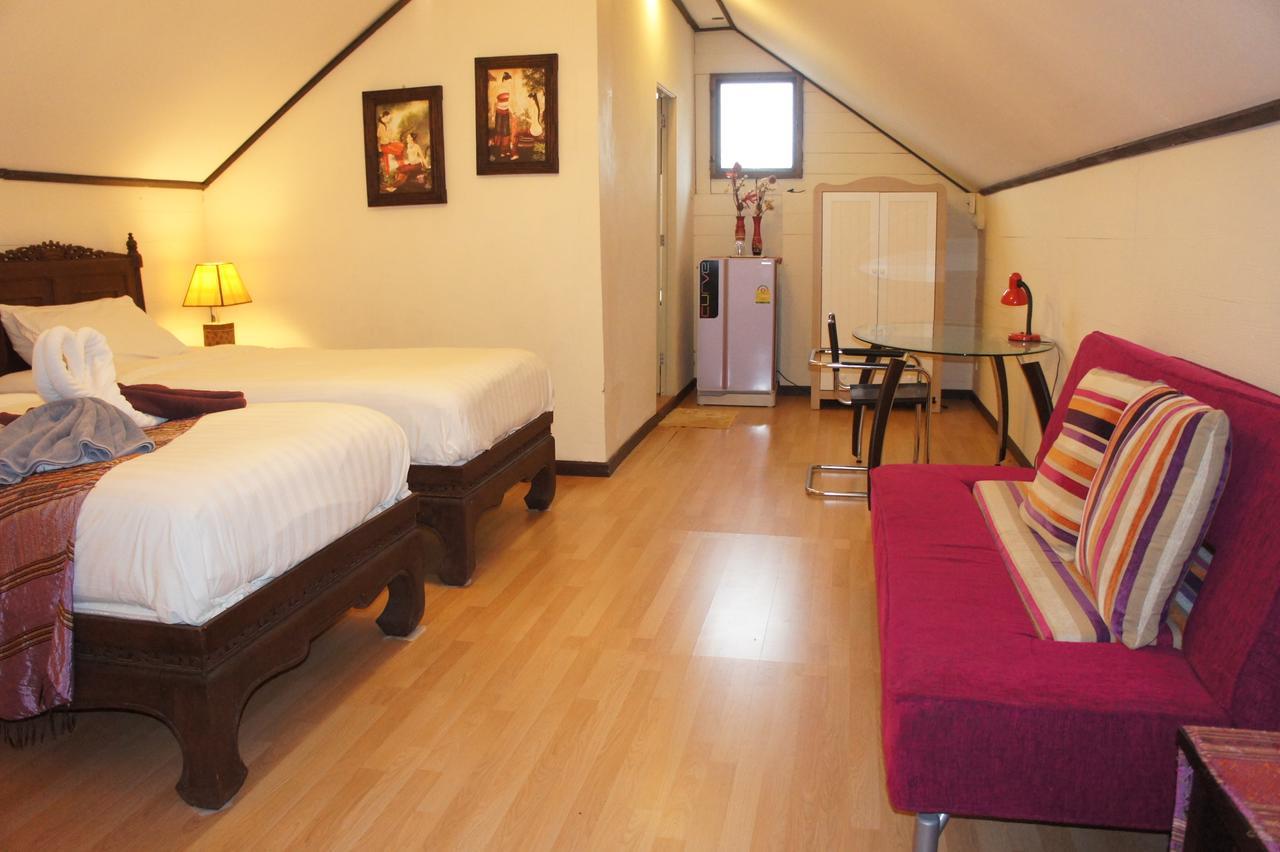 Phuket Gay Couette-café 2*